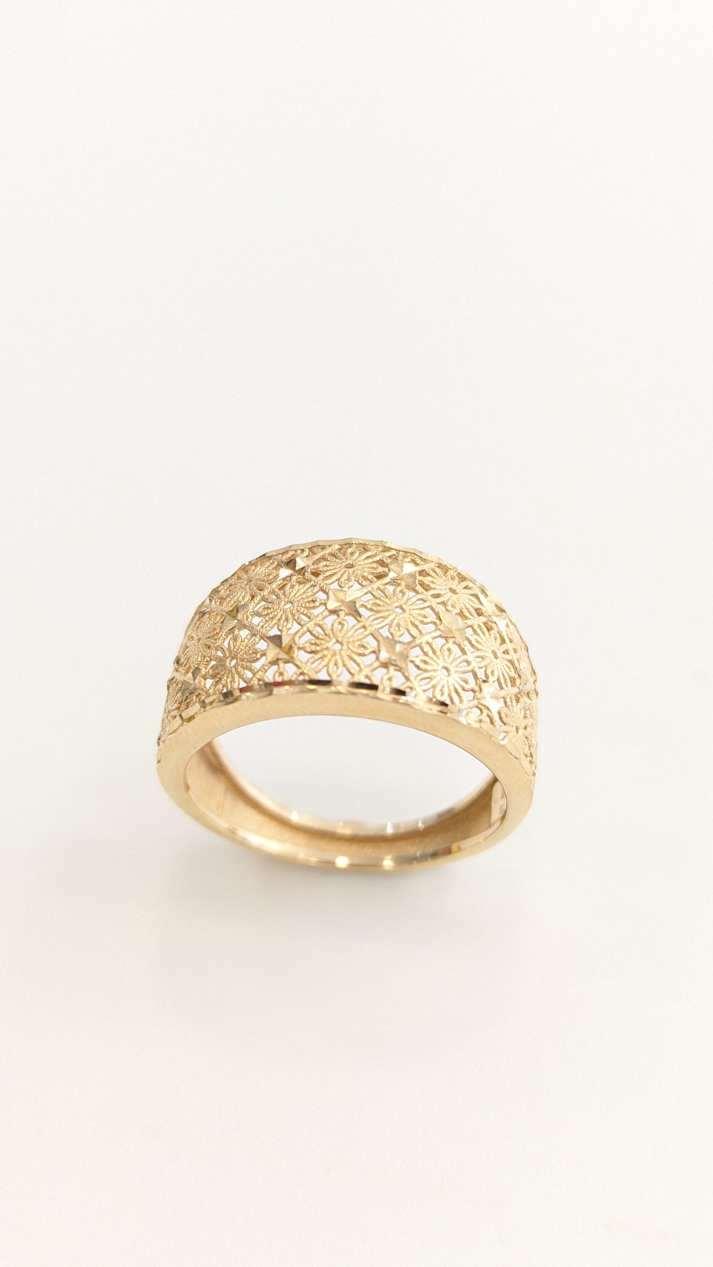 Gold Ring With Flower Pattern