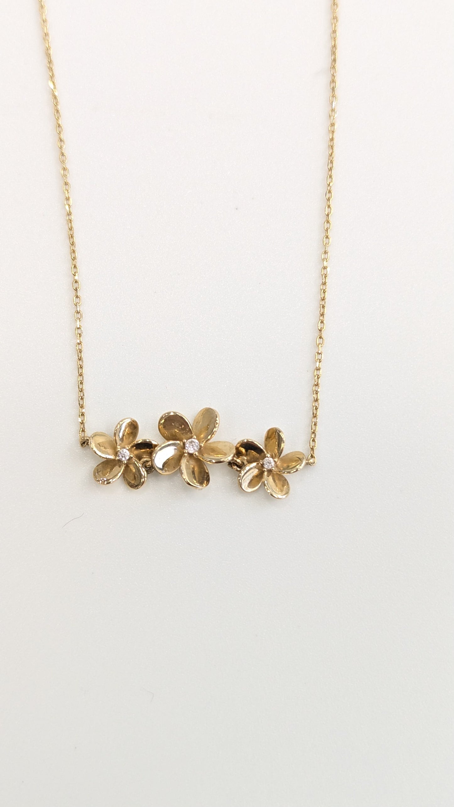 Triple flower Gold Necklace