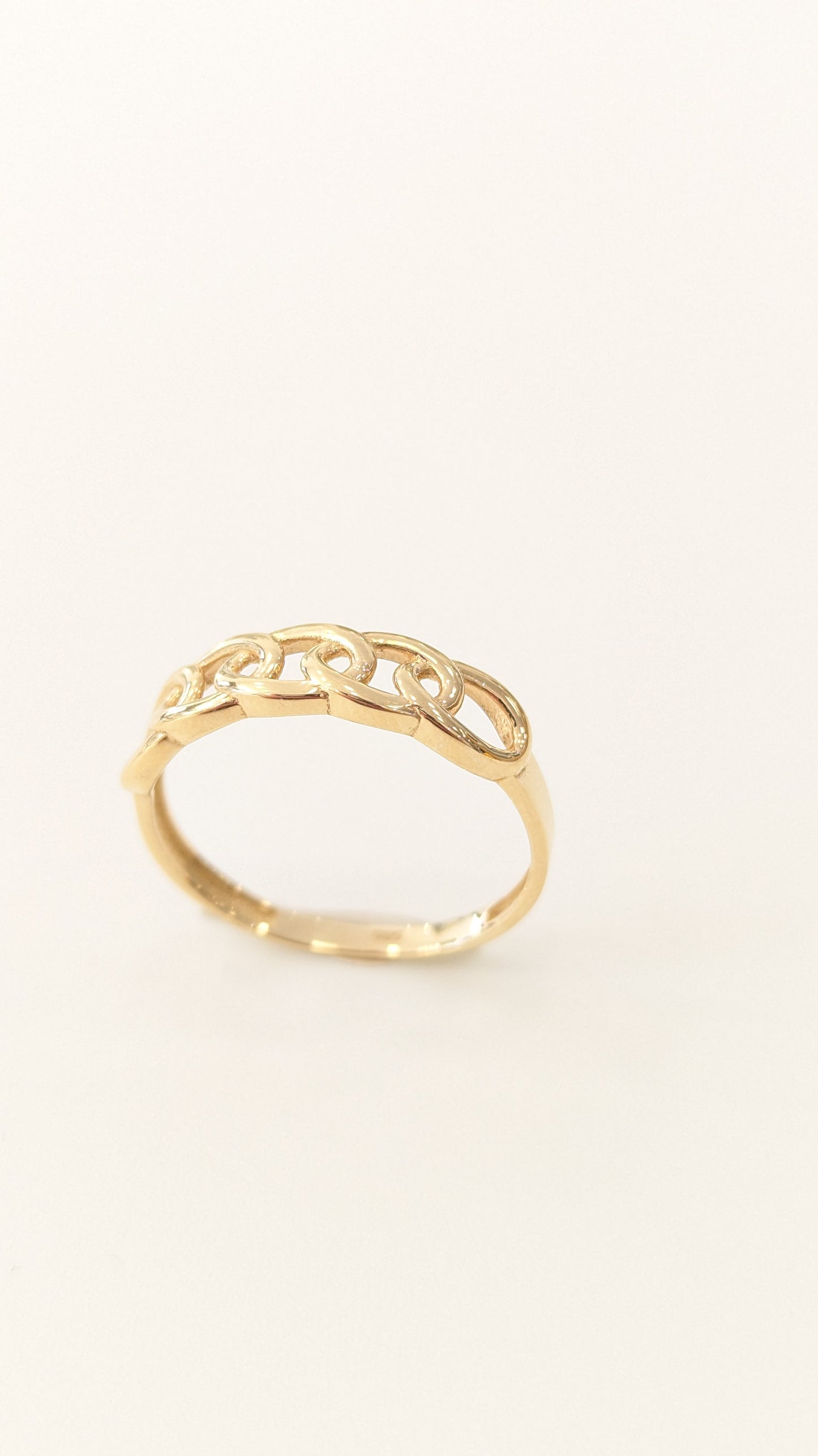 Gold Ring With Chain Pattern